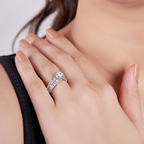 2.91 ct. emerald Idris Secret Halo Ring in 18kt white gold model image