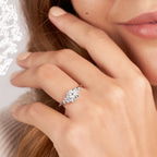 2.99 ct. oval Amore Side Stone Ring in 18kt yellow gold model image