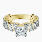 18kt Yellow Gold Esme Side Pear Lab Diamond Ring front image