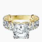 18kt Yellow Gold Esme Side Pear Lab Diamond Ring front image