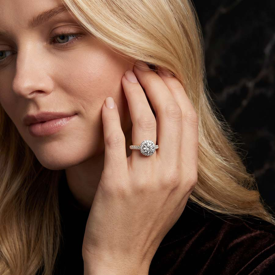 10kt White Gold Luxoré Vintage Allure Lab Diamond Ring model image