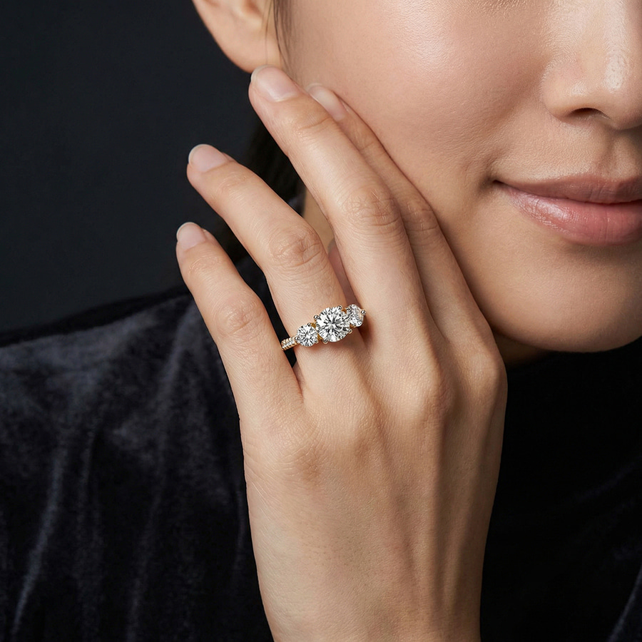 10kt White Gold Artemis Round Three Stone Lab Diamond Ring model image