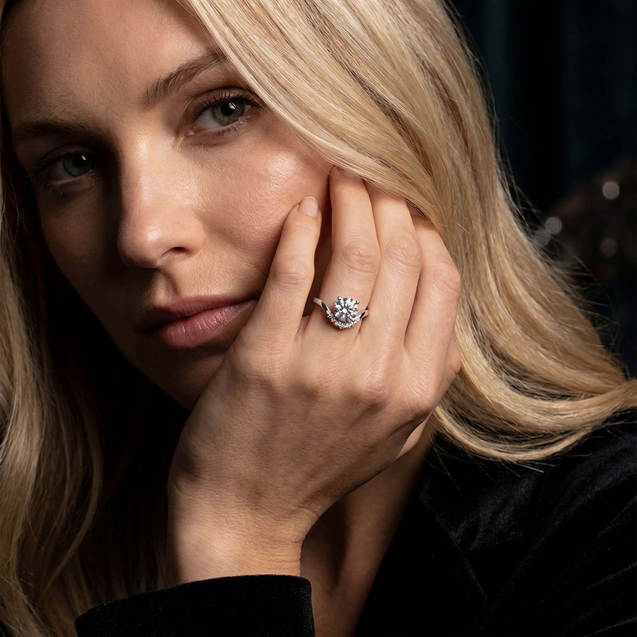 Platinum Curved Crest Lab Diamond Ring model image