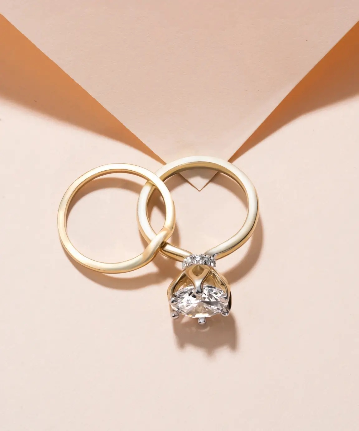 wedding ring holding pendant | Ring holder pendant, Ring holder necklace,  Pendant