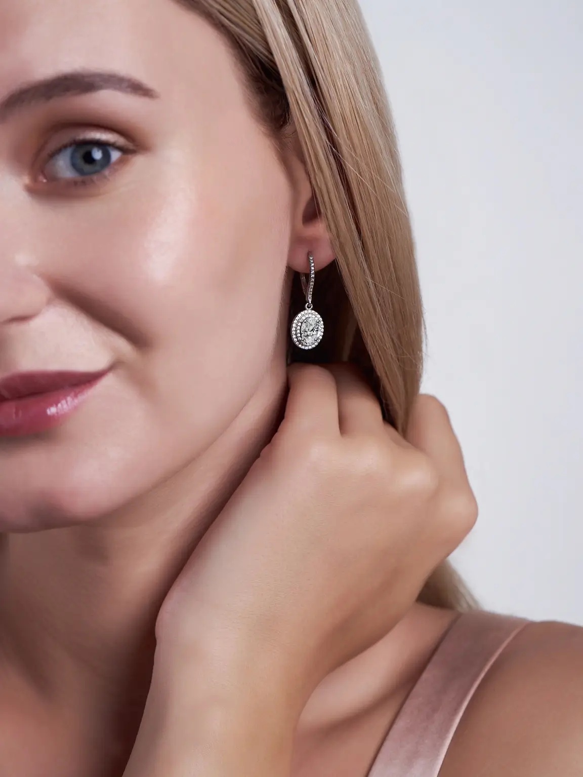 A Guide to Styling Your Everyday Earrings