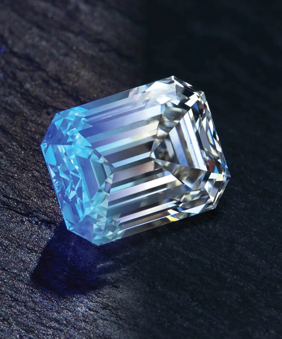 Get to Know Diamond Fluorescence: Are Diamonds with Fluorescence Good?