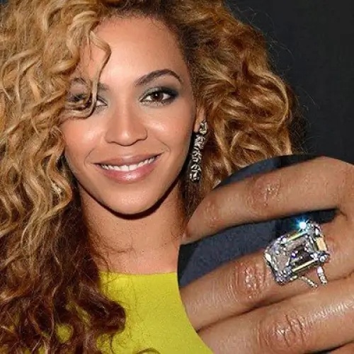 Enormous Celebrity Engagement Rings [PHOTOS]