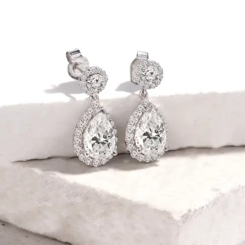 Styling with Halo Diamond Earrings: Fashion Tips for Effortless Elegance