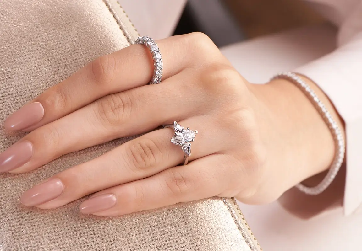The Role of Social Media & Its Impact on Evolving Jewelry Trends