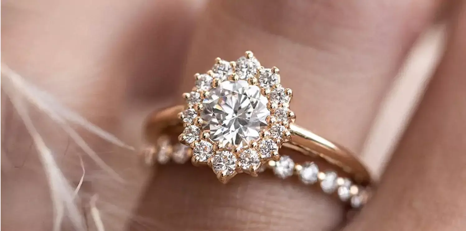 flower-engagement-ring